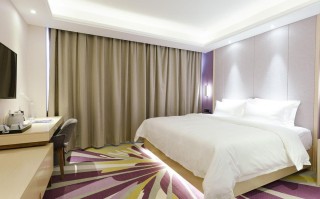 赤峰七星假日酒店怎么预订最优惠？