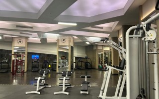 斯巴达游泳健身俱乐部有何独特之处？