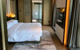 嘉兴体育馆附近酒店怎么预订最划算？