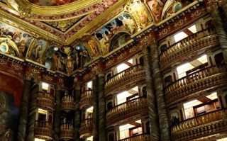 山东文成城堡酒店怎么预订最优惠？