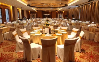 上海半岛酒店婚宴预订多少钱？