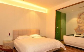 青山公园附近酒店怎么预订最划算？