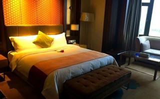 赤壁天伦皇朝酒店预订攻略？