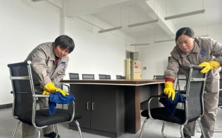 校园保洁是哪家物业公司负责？