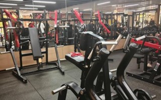 玉溪龙马大酒店健身房设施如何？