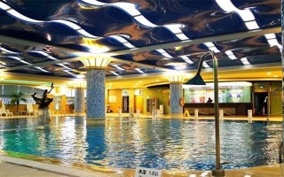 保定秀兰饭店健身中心有哪些设施与服务？