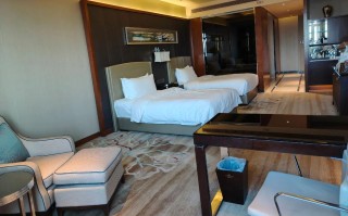 信阳中都宝石酒店怎么预订最优惠？