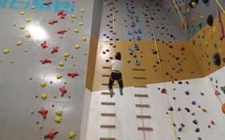 保定松鼠健身青少年宫有何特色课程？