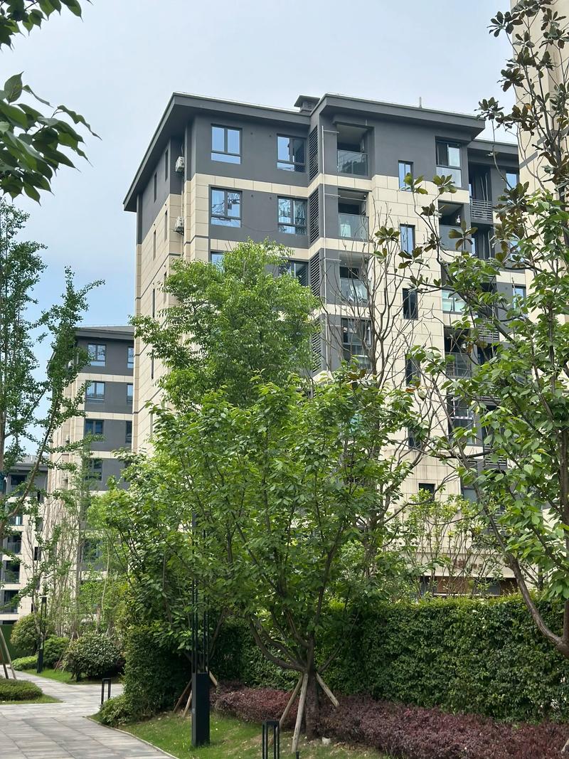 上海龙湖物业费多少？包含哪些服务？-第3张图片-德高鼎泰便民中心