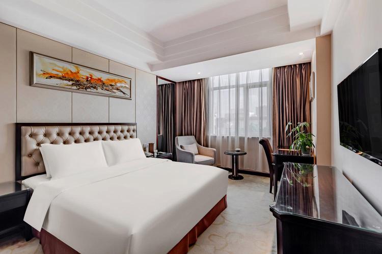 阜阳白金汉宫大酒店预订要注意什么?-第1张图片-德高鼎泰便民中心 阜阳白金汉宫大酒店预订要注意什么?-第1张图片-德高鼎泰便民中心