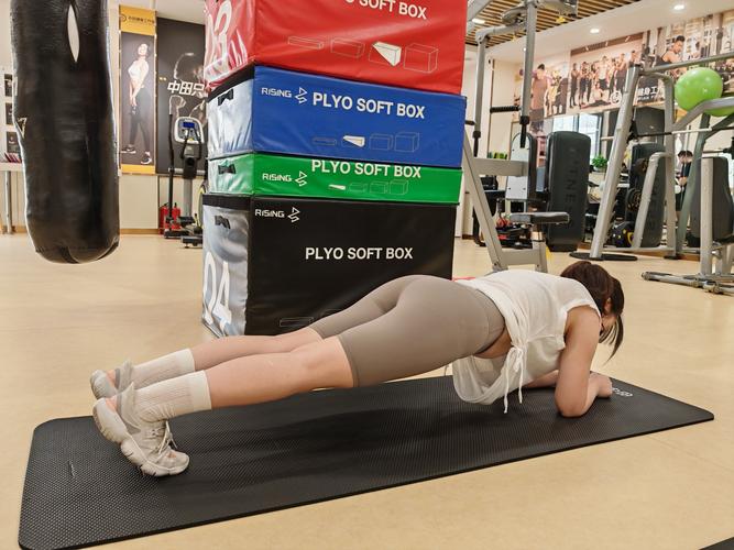 Plank私教健身,如何高效练核心?-第1张图片-德高鼎泰便民中心 Plank私教健身,如何高效练核心?-第1张图片-德高鼎泰便民中心