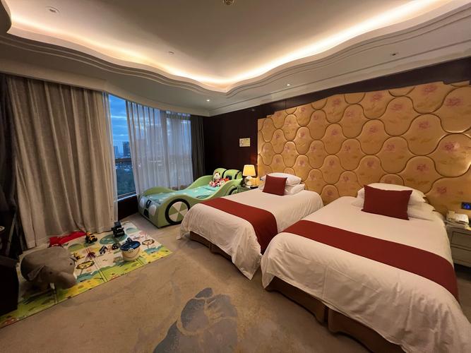 宁波余姚体育馆酒店怎么订？-第1张图片-德高鼎泰便民中心