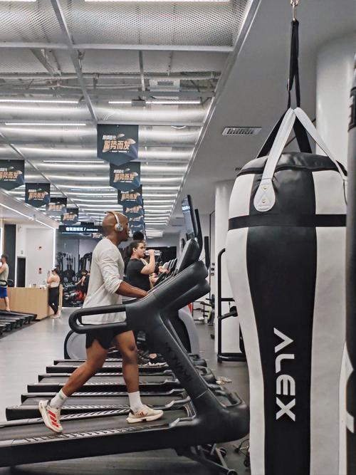 海南健身x home，如何高效居家练？-第1张图片-德高鼎泰便民中心