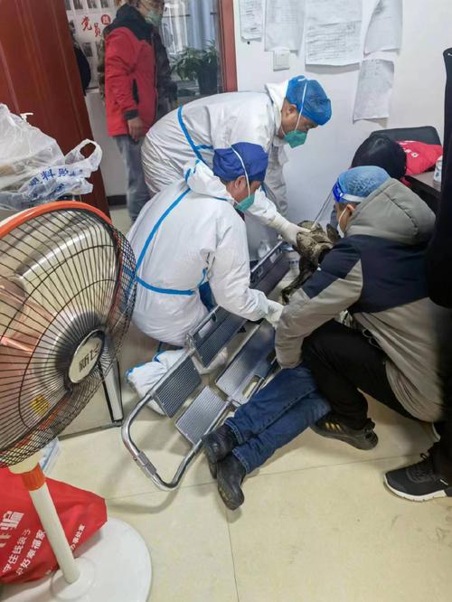 物业人坚守疫情一线晕倒-第1张图片-德高鼎泰便民中心 物业人坚守疫情一线晕倒-第1张图片-德高鼎泰便民中心