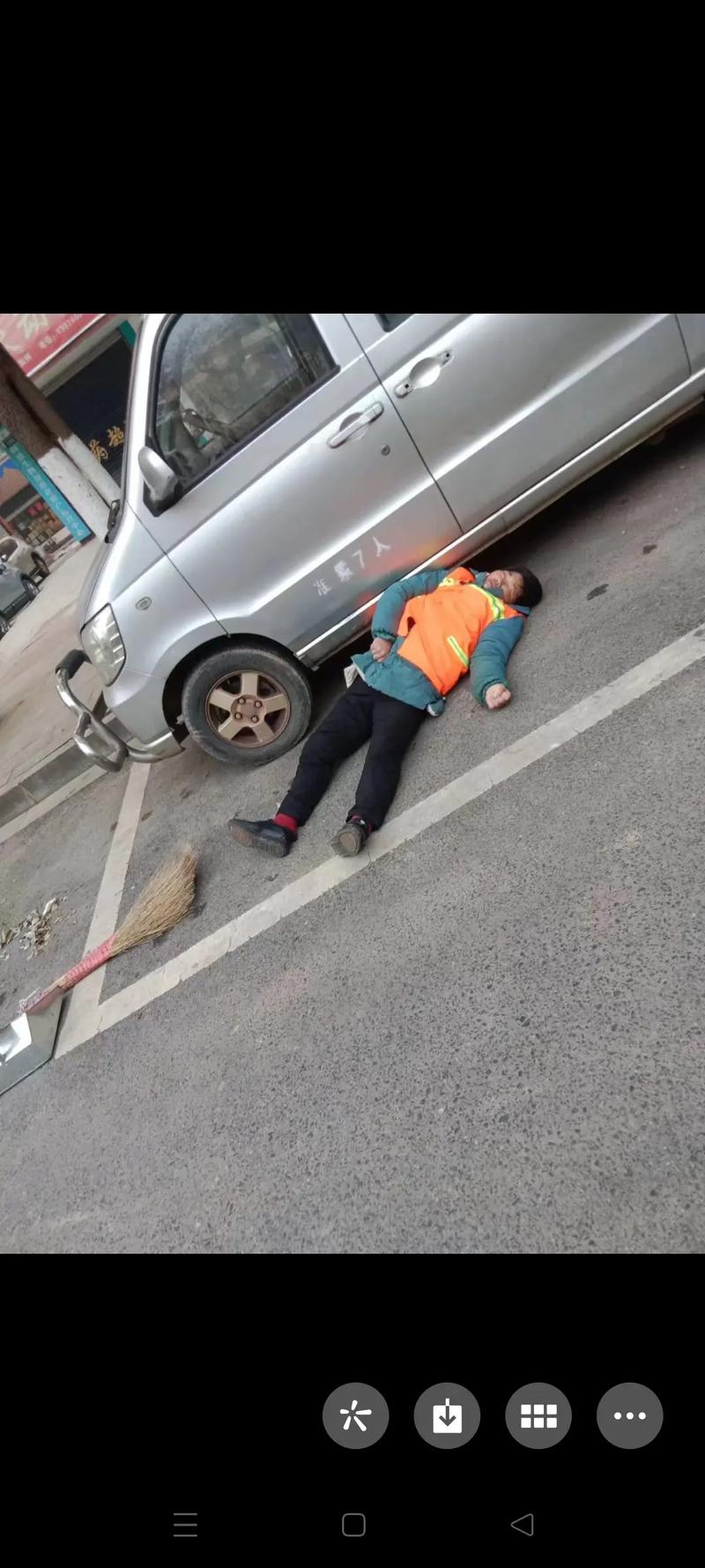 物业人坚守疫情一线晕倒-第3张图片-德高鼎泰便民中心