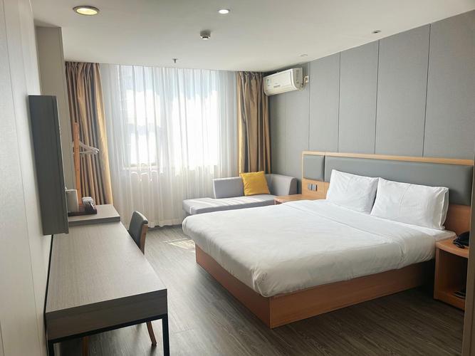 南坪步行街附近酒店怎么选？-第1张图片-德高鼎泰便民中心