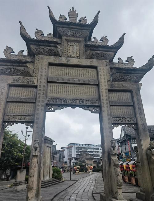 内江假日滨江酒店怎么预订最划算？-第1张图片-德高鼎泰便民中心