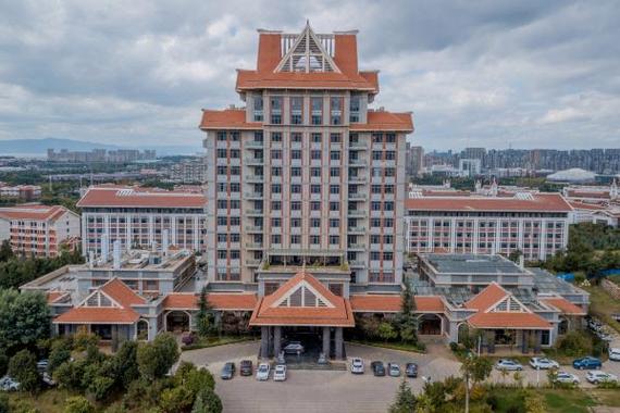 枫叶王府会议酒店如何预订?-第1张图片-德高鼎泰便民中心 枫叶王府会议酒店如何预订?-第1张图片-德高鼎泰便民中心