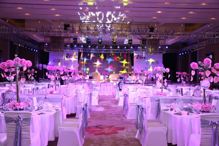 烟台蓝天婚宴酒店怎么预订最划算？-第1张图片-德高鼎泰便民中心