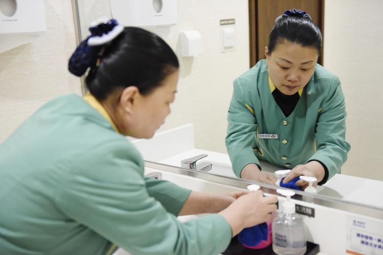 明德物业学校拖把有何特别用途?-第1张图片-德高鼎泰便民中心 明德物业学校拖把有何特别用途?-第1张图片-德高鼎泰便民中心