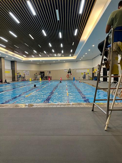 华新健身房恒温游泳馆有何特色？-第2张图片-德高鼎泰便民中心