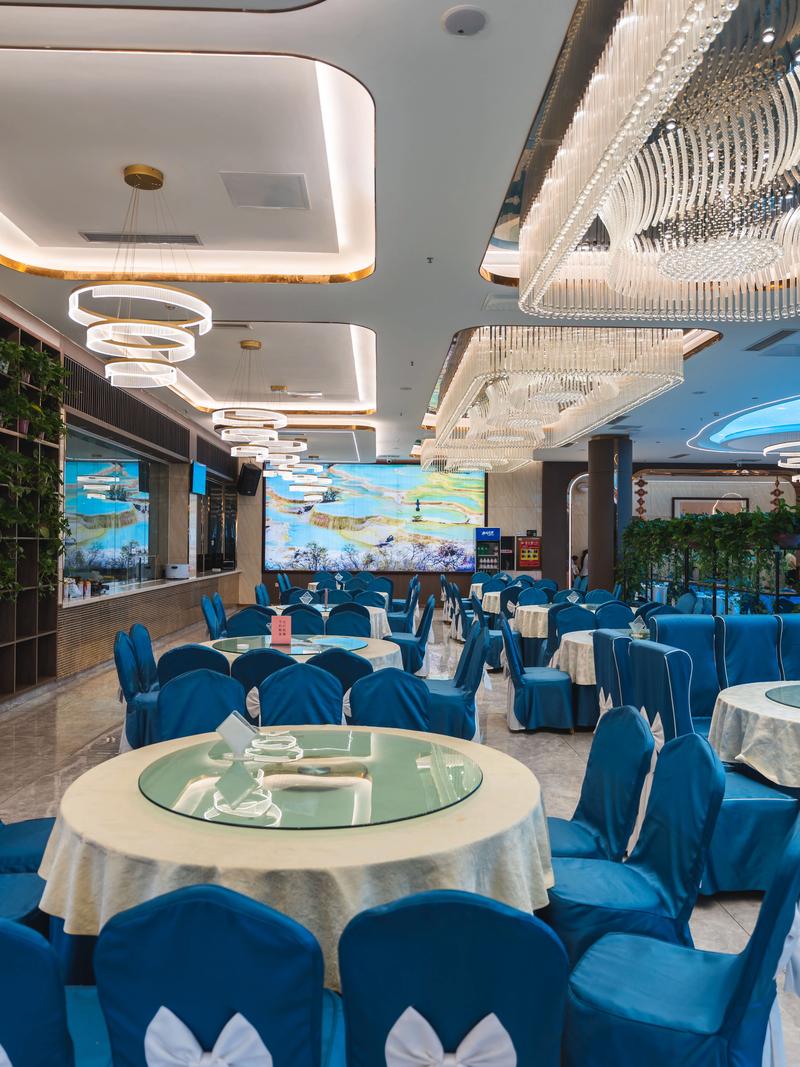 新都周边婚宴酒店怎么选性价比高？-第2张图片-德高鼎泰便民中心