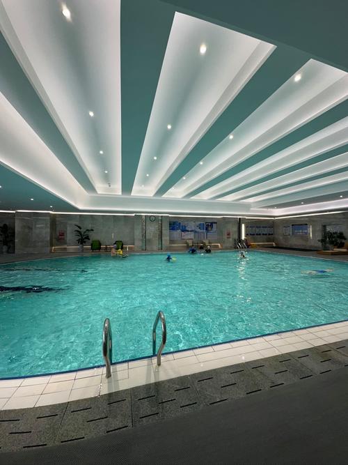 友谊阳光游泳健身会所-第1张图片-德高鼎泰便民中心