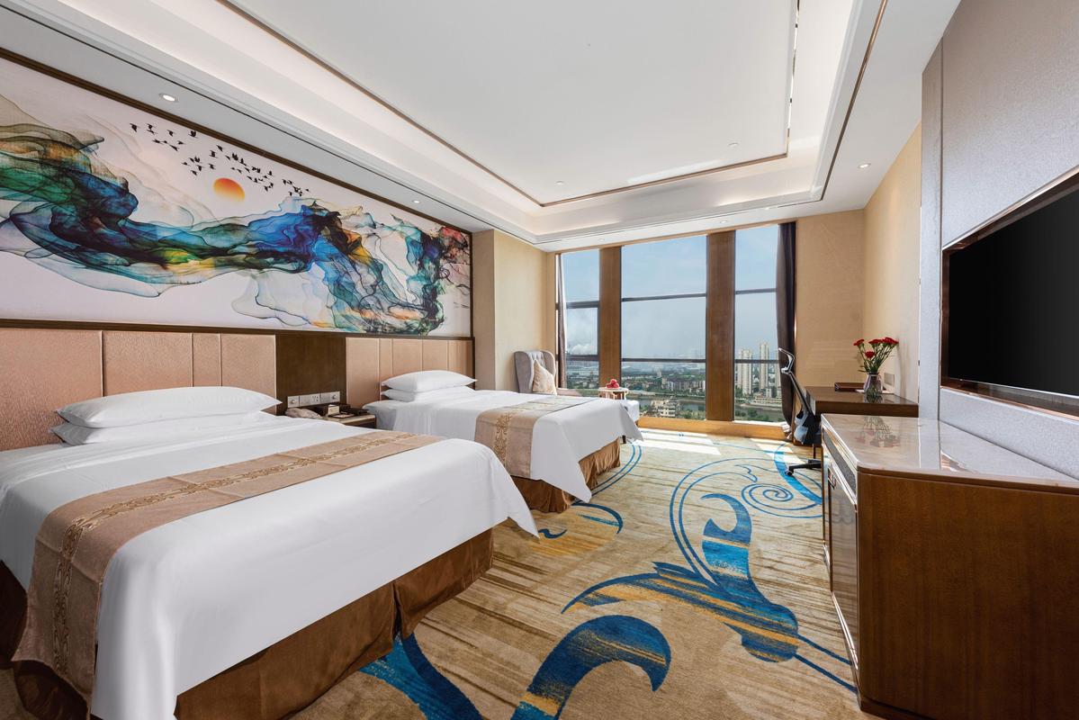 南宁皇家名园酒店怎么预订最优惠？-第1张图片-德高鼎泰便民中心