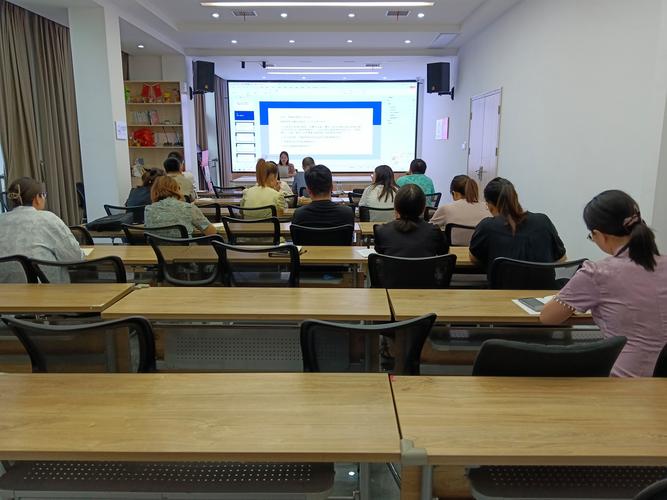 成都物业经理培训哪家好？-第1张图片-德高鼎泰便民中心