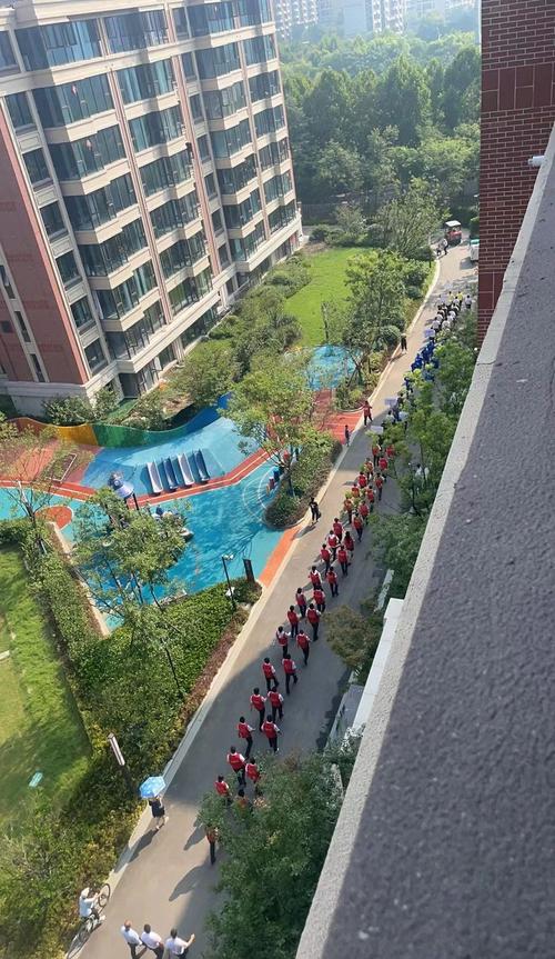 万科物业接管小区，服务能跟得上吗？-第2张图片-德高鼎泰便民中心