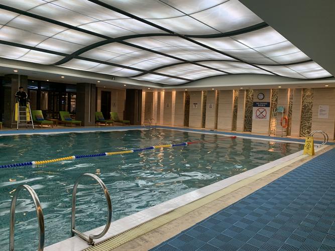 杭州健身房众多，究竟哪家拥有令人羡慕的游泳池？-第2张图片-德高鼎泰便民中心