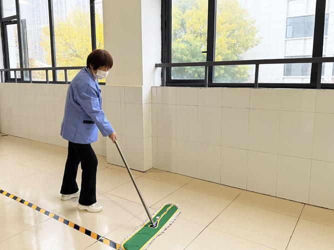 学校物业保洁服务标准有哪些具体要求？-第1张图片-德高鼎泰便民中心