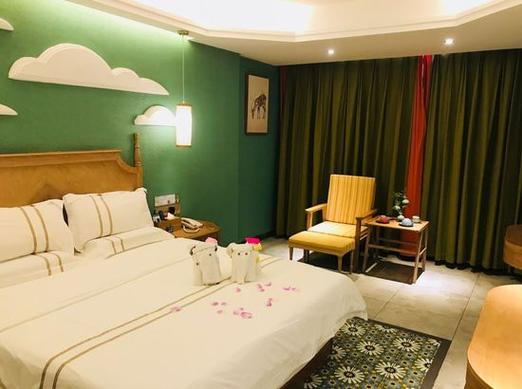 日月广场周边酒店怎么选最划算？-第2张图片-德高鼎泰便民中心