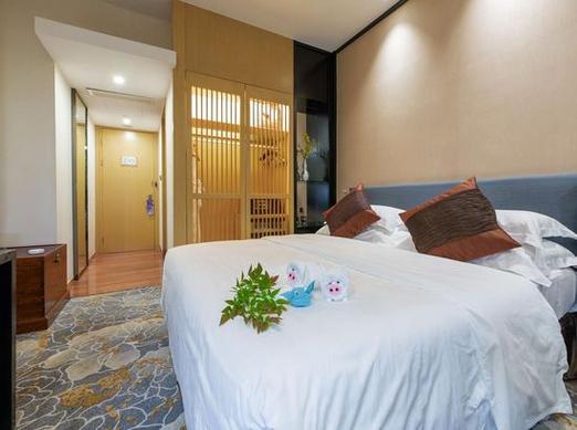 余姚电影主题酒店怎么预订最划算？-第3张图片-德高鼎泰便民中心