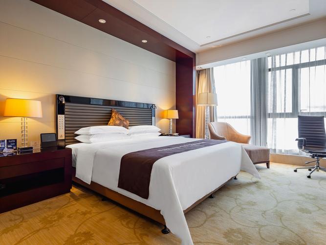广州伯爵国际酒店预订怎么操作最划算？-第1张图片-德高鼎泰便民中心