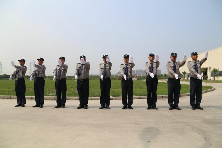 物业公司保安服务是标配吗？-第1张图片-德高鼎泰便民中心