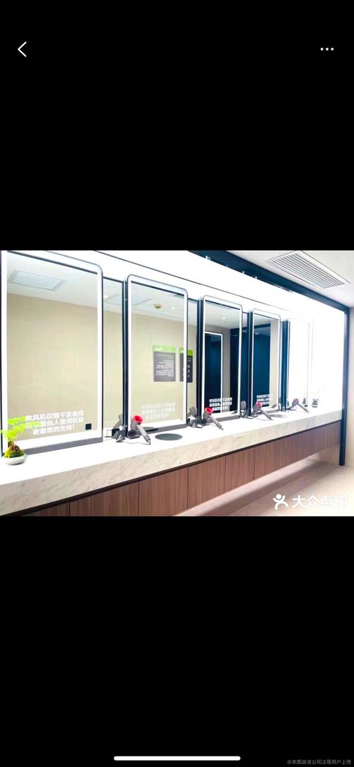 皇室会所游泳健身有何独特之处？-第1张图片-德高鼎泰便民中心