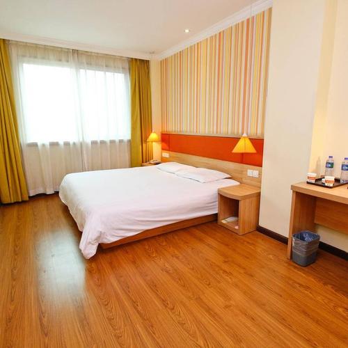 咸阳人民西路酒店预订-第1张图片-德高鼎泰便民中心