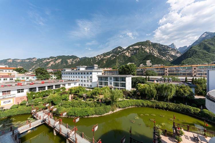 西安华山客栈酒店怎么预订最划算？-第3张图片-德高鼎泰便民中心