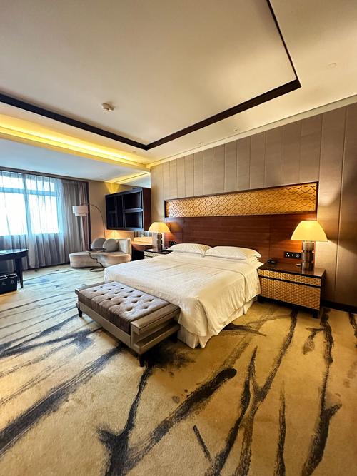 深圳西部空间酒店怎么预订最划算？-第1张图片-德高鼎泰便民中心