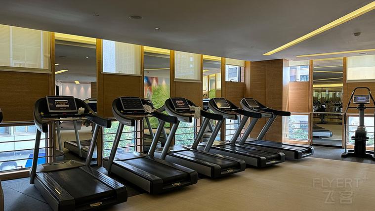 重庆威斯汀酒店健身房设施怎么样？-第3张图片-德高鼎泰便民中心