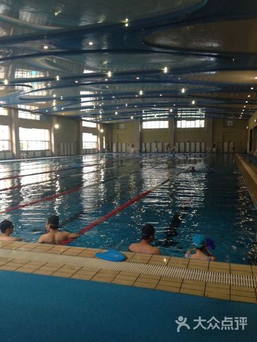 河北省直职工健身中心有何特色服务？-第1张图片-德高鼎泰便民中心