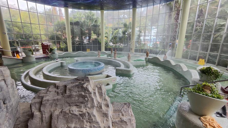 保利情侣温泉酒店怎么预订？-第1张图片-德高鼎泰便民中心