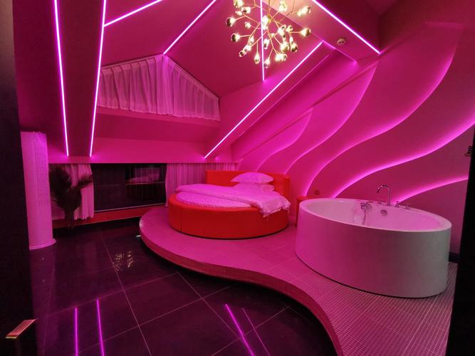 济南情侣主题酒店预订-第2张图片-德高鼎泰便民中心