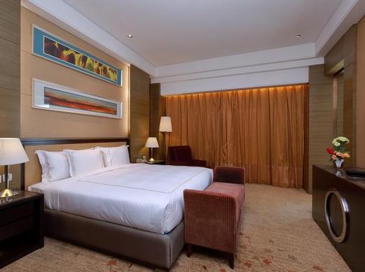 南京假期皇冠酒店怎么预订最划算？-第1张图片-德高鼎泰便民中心