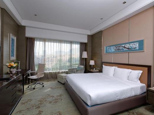 南京假期皇冠酒店怎么预订最划算？-第3张图片-德高鼎泰便民中心