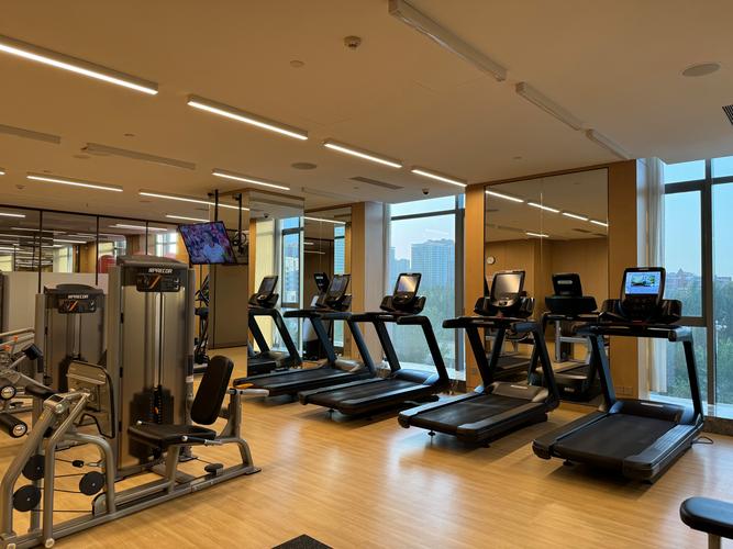 希尔顿逸林酒店健身房设施如何？-第1张图片-德高鼎泰便民中心
