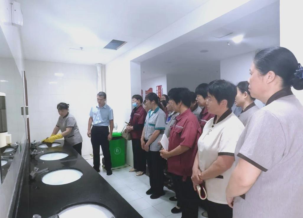 万科物业保洁月度培训有何新内容？-第2张图片-德高鼎泰便民中心