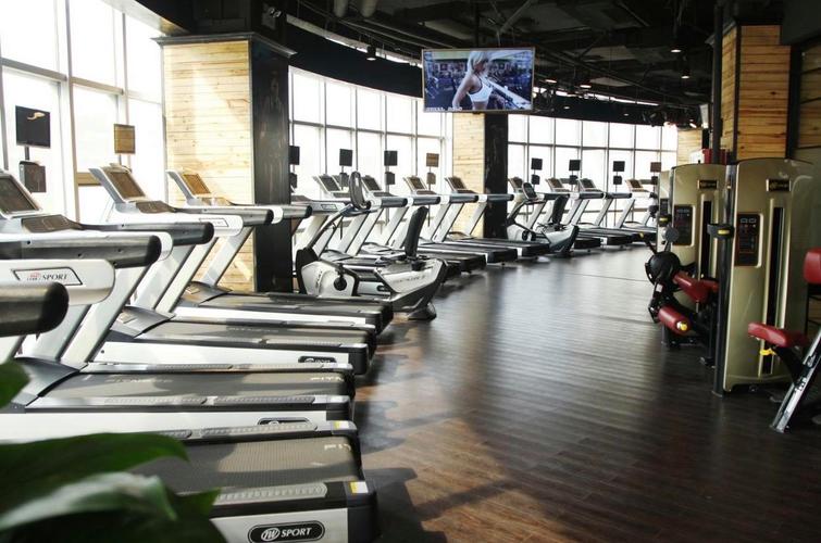 南宁福克斯健身房价格是多少？-第1张图片-德高鼎泰便民中心