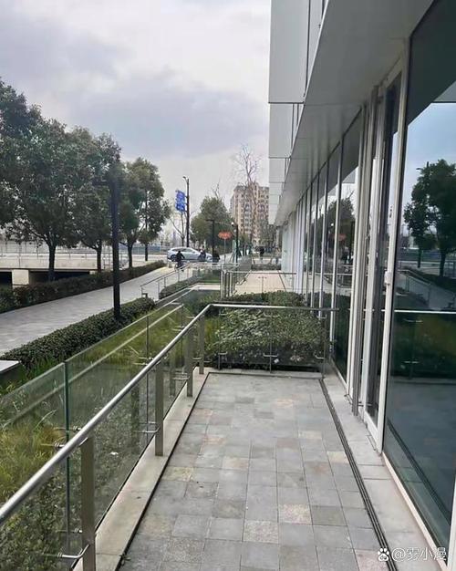 杭州新城市广场物业服务质量如何？-第1张图片-德高鼎泰便民中心